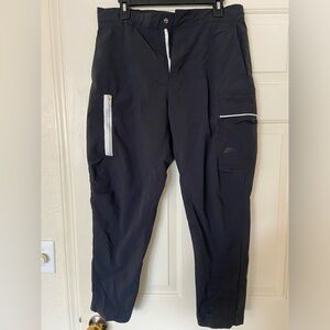 Nike Sportswear Style Essentials Men's Utility Pants size 32 color Black/white